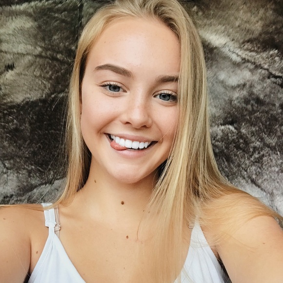 Meet your Posher, Chlochloe - Picture 1 of 1